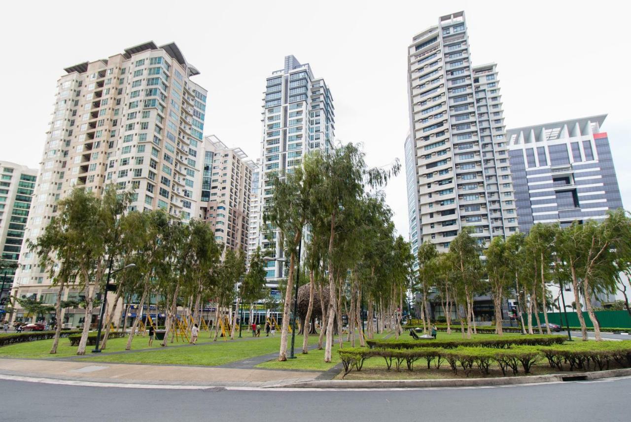 Giron Suites At Bonifacio Global City Apartment *