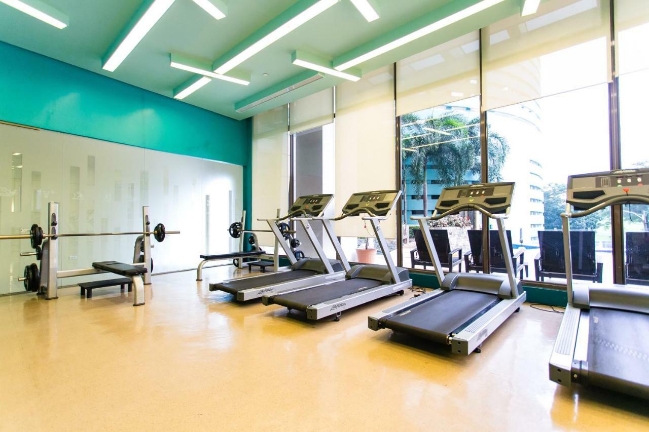 Giron Suites At Bonifacio Global City