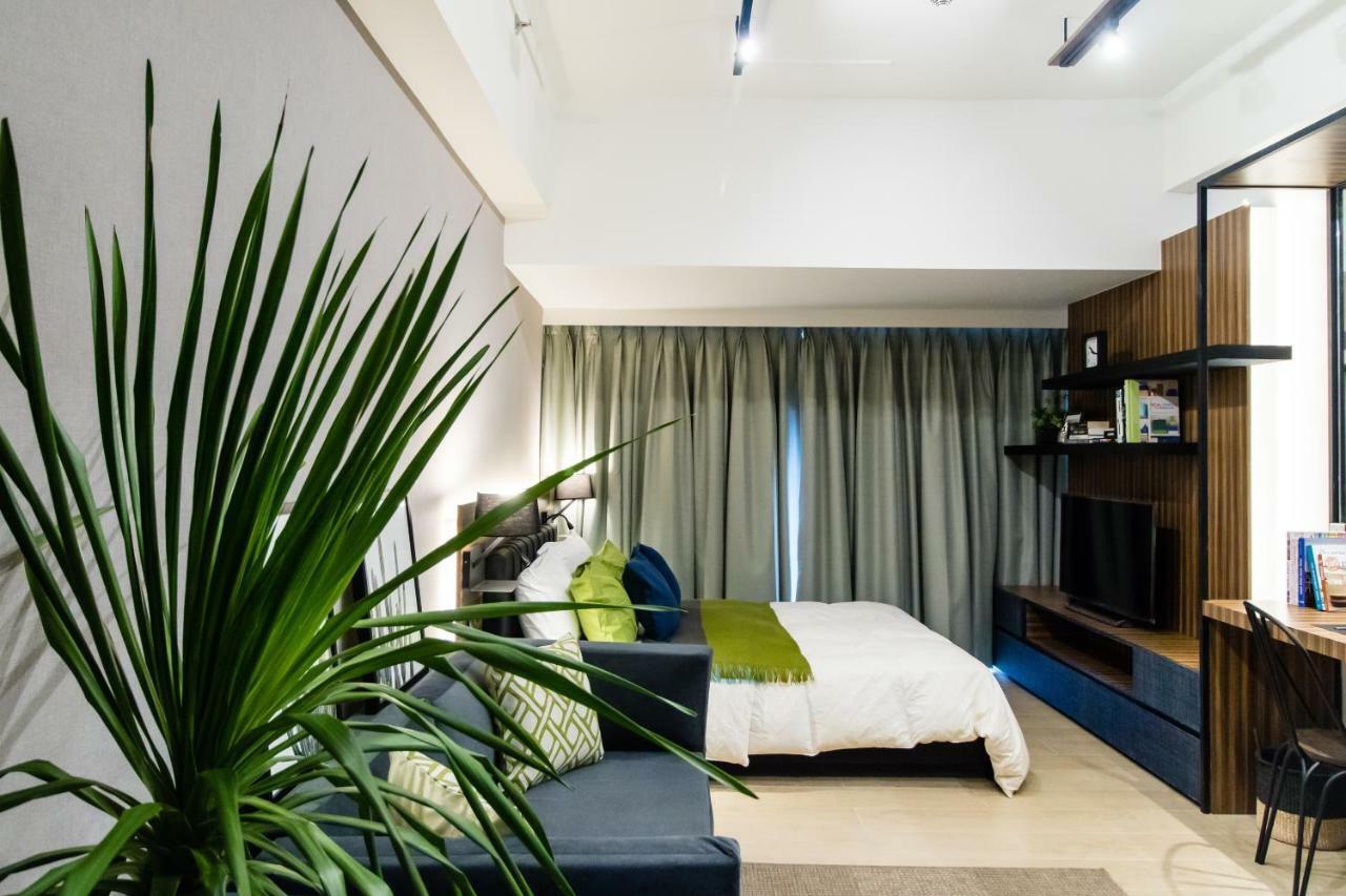 Giron Suites At Bonifacio Global City Apartment