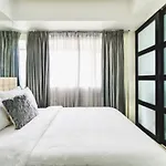 Giron Suites At Bonifacio Global City