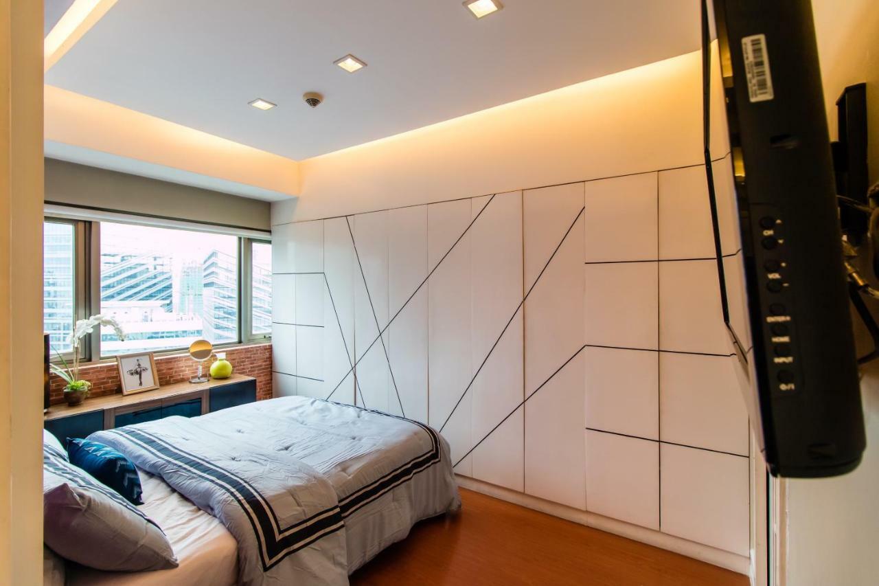 Apartment Giron Suites At Bonifacio Global City *