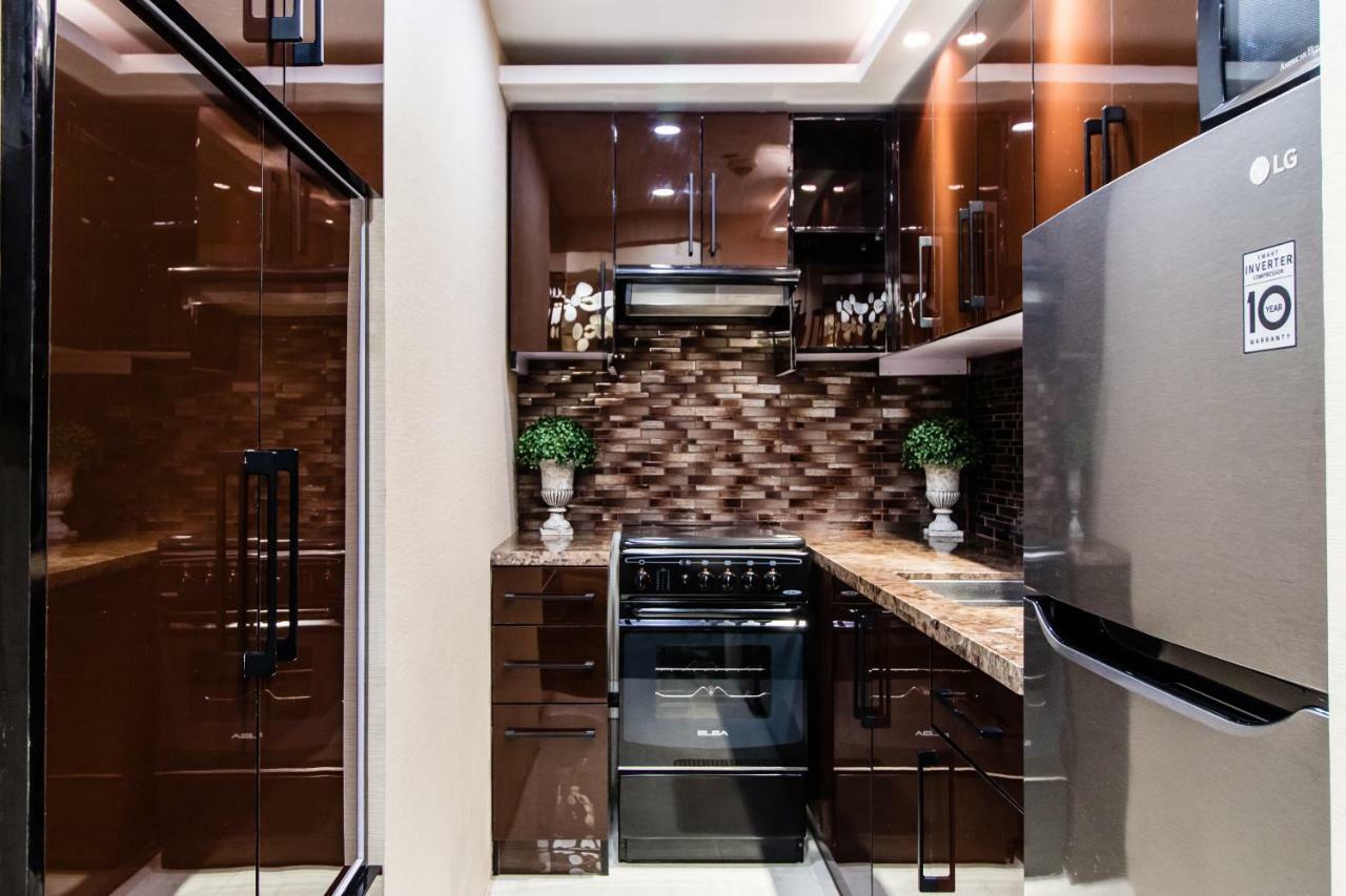 Giron Suites At Bonifacio Global City Apartment Manila