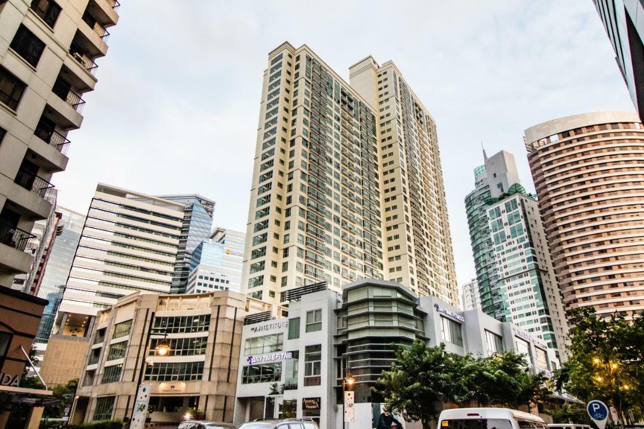 Giron Suites At Bonifacio Global City