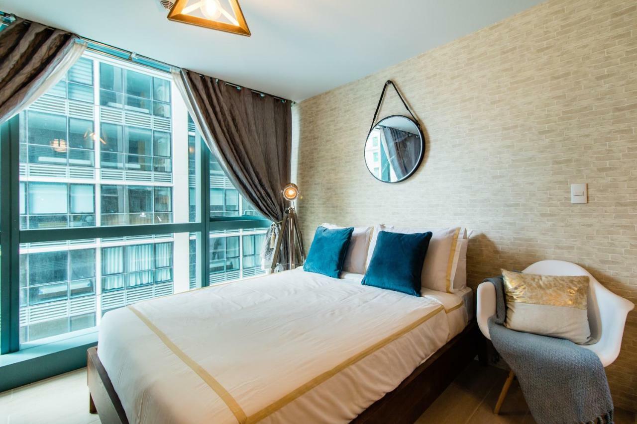 Giron Suites At Bonifacio Global City Apartment Manila