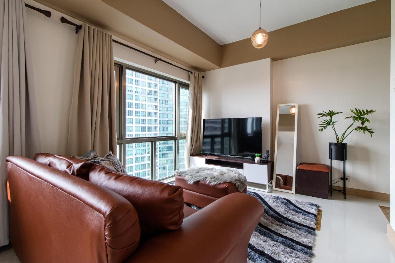 Giron Suites At Bonifacio Global City Apartment Manila